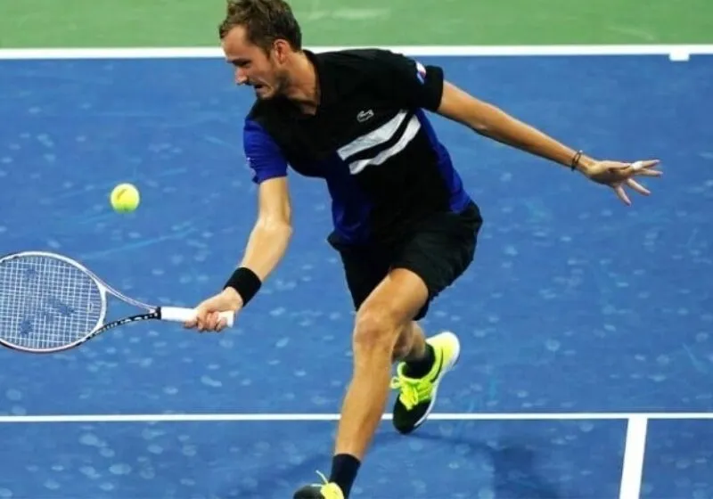 cách đánh tennis