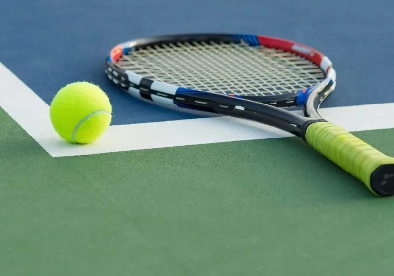 cách đánh tennis