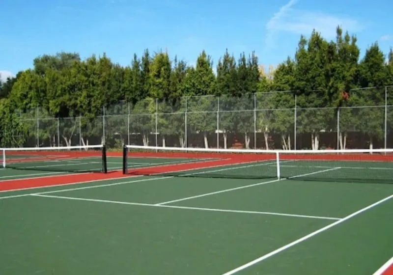diện tích sân tennis là bao nhiêu