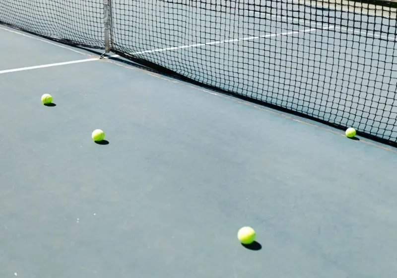 lưới sân tennis