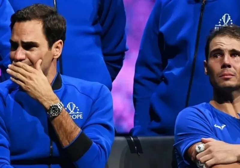 Khoảnh khắc Roger Federer giải nghệ trong nước mắt