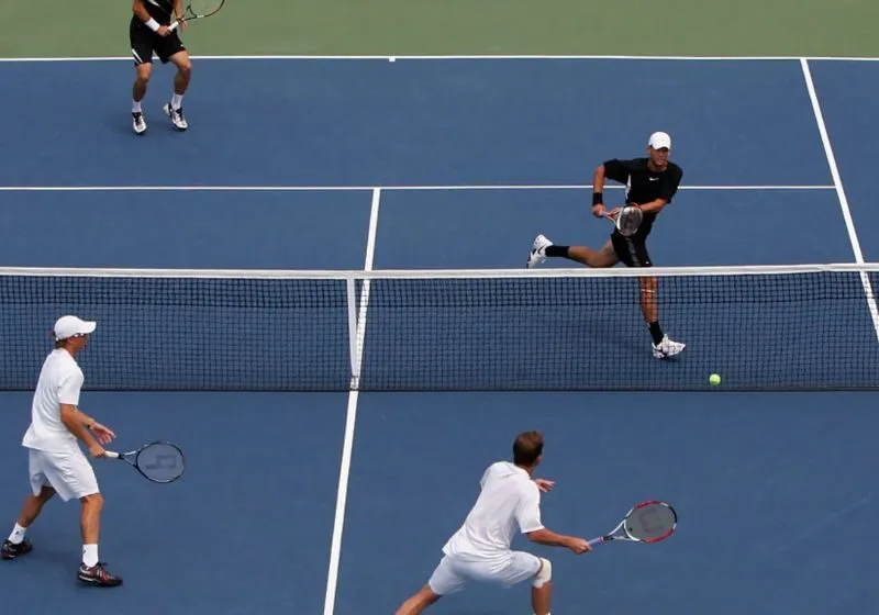 quần vợt tennis ghi bàn