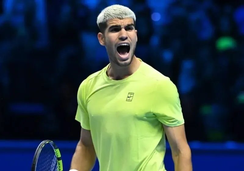 Alcaraz hạ De Minaur